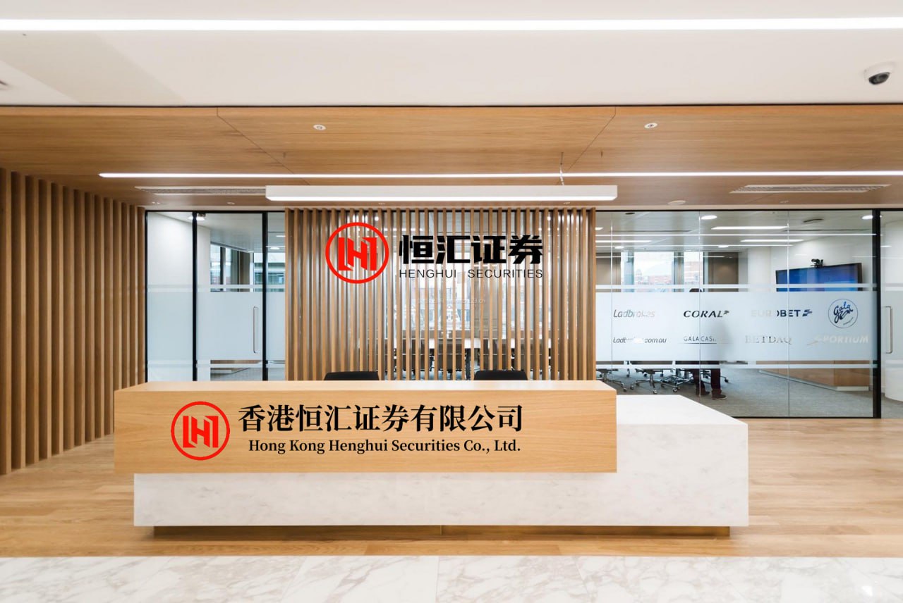 永之胜配资平台 流线曲面勾勒轿跑身姿，一汽-大众ID.AURA L5官图带来新答案